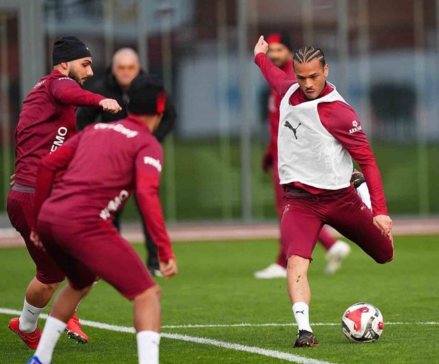 Galatasaray, Gençlerbirliği maçı hazırlıklarını Kemerburgaz'da sürdürdü