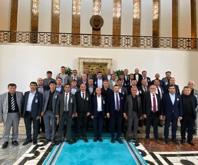 Gedizli muhtarlar TBMM'de: Köy sorunları Milletvekili Ahmet Erbaş'a iletildi