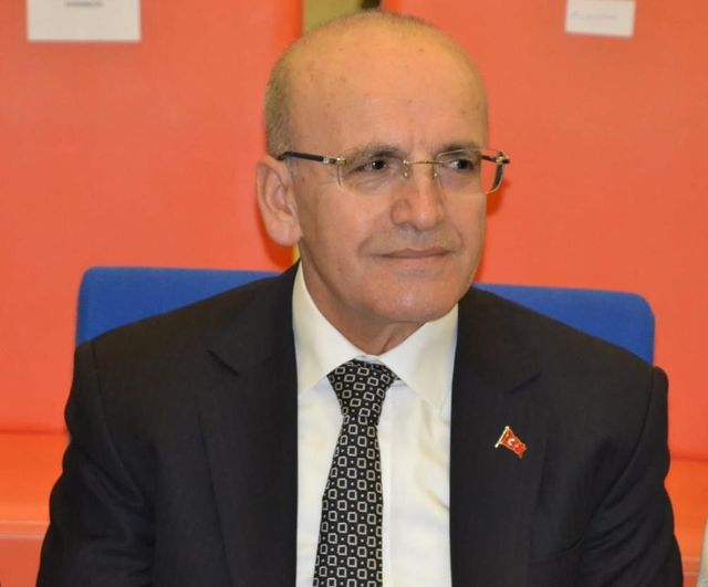 Gelir vergisi beyannamesi sayısı 5,5 milyona ulaştı - Mehmet Şimşek 401 bin ilk beyannameyi açıkladı