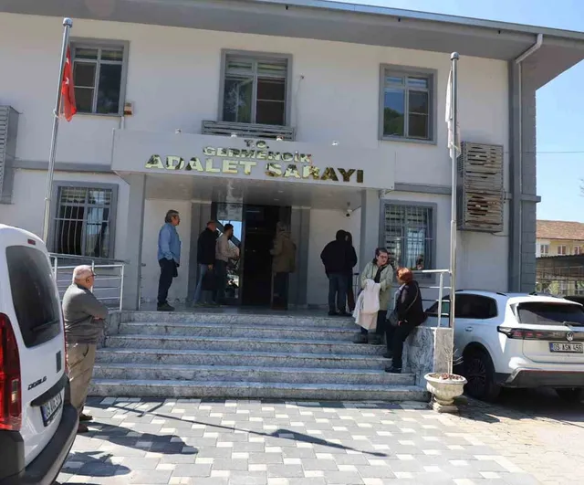 Germencik'te belediyeye ait mağaza kurşunlandı; eski başkan adliyeye sevk edildi