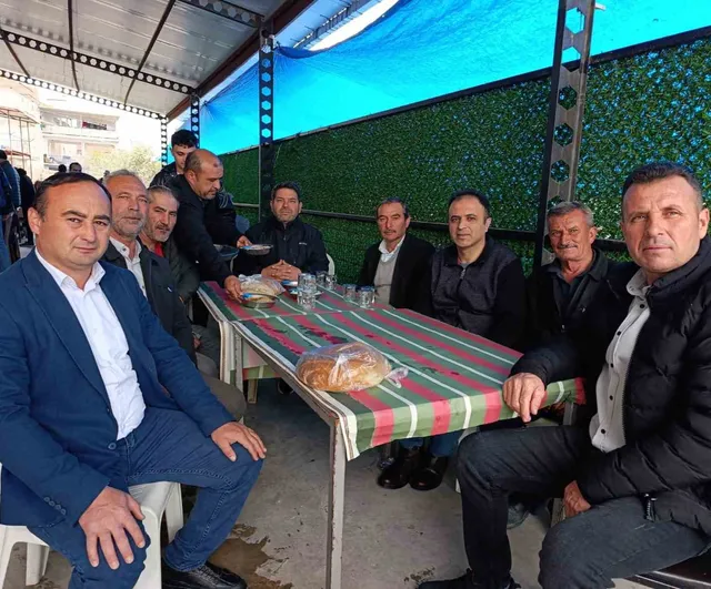 Gördes Çiğiller Mahallesi’nde yüzyılı aşkın Geleneksel Köy Hayrı binlerce kişiyi buluşturdu