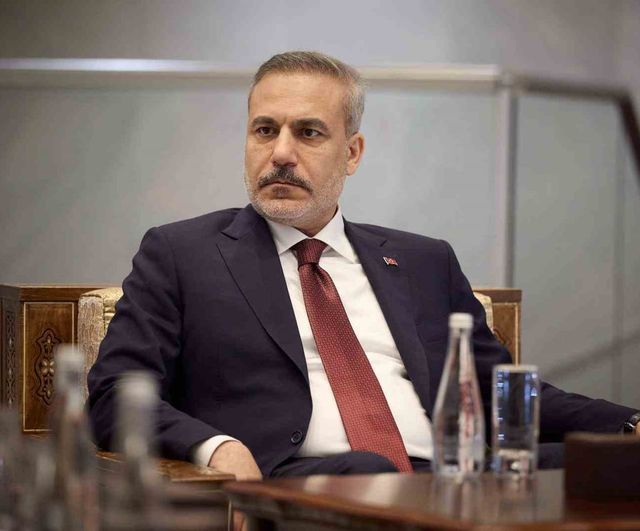 Hakan Fidan, Suriye'de Esad Hasan Şeybani ve Andrii Sybiha ile üçlü görüşme gerçekleştirdi