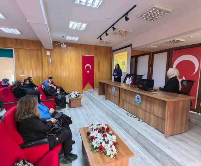 Hitit Üniversitesi Bilim Kafe'de 'Otizm ve Beslenme' Konulu Bilgilendirme