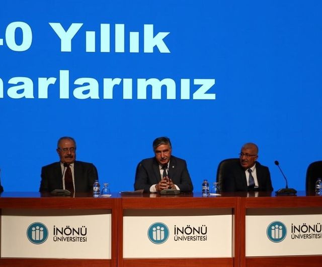 İnönü Üniversitesi’nde “40 Yıllık Çınarlar” paneli düzenlendi