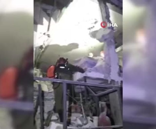 İran'ın İsrail'e Füze Saldırıları: Ramat Gan'da Kısmi Yıkım, Roş Haayin'de Elektrik Kesintileri