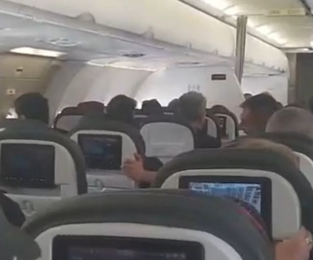 İstanbul-Van seferini yapan uçak, Van Ferit Melen Havalimanı'nda zorlu hava koşullarına rağmen güvenle indi