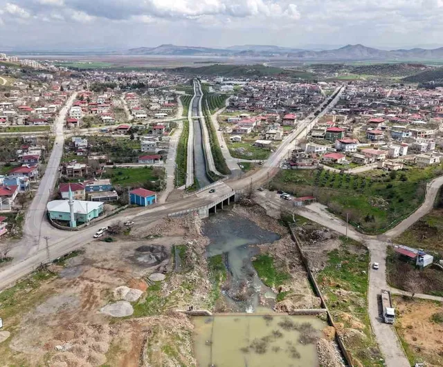 Kahramanmaraş'ta Türkoğlu Şekeroba Mahallesi'ne 10 Milyon TL'lik modern köprü