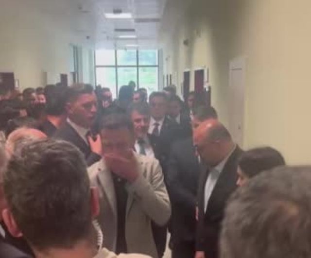 Kahramanmaraş'ta yaralanan öğrencileri Bakanlar hastanede ziyaret etti