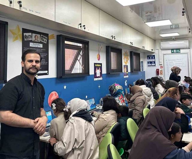 Kahta'da kodlama ve dijital farkındalık etkinliğinde veliler ve öğrenciler bir araya geldi