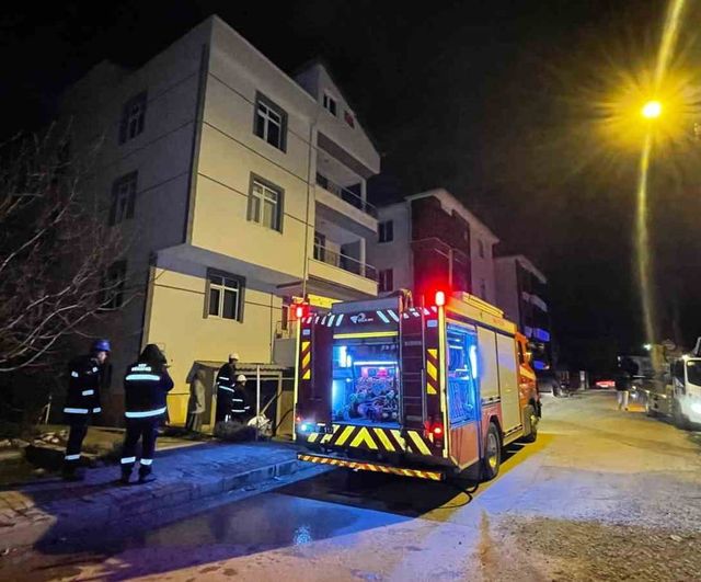 Karaman'da apartman garajında çıkan yangın itfaiyenin erken müdahalesiyle söndürüldü