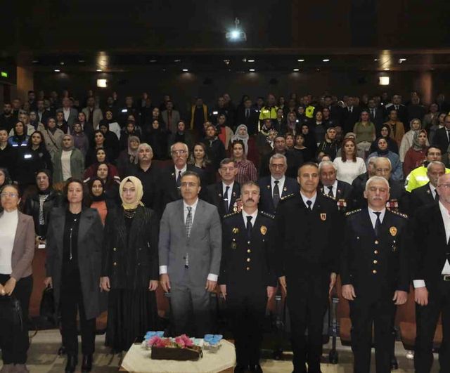 Karaman'da 'En İyi Narkotik Polisi Anne' Semineri Yoğun Katılımla Gerçekleşti
