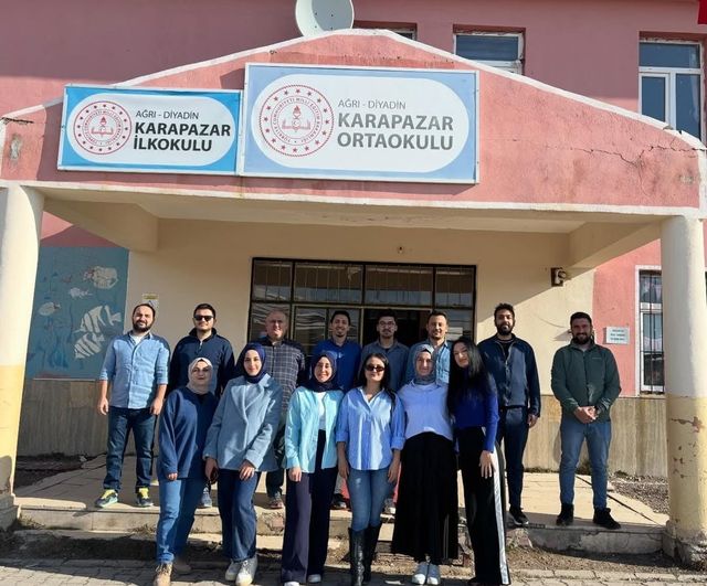 Karapazar Ortaokulu, Diyadin'de 2 Nisan'da Maviyle Otizm Farkındalığı