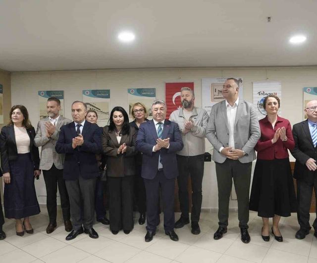 Kartal'da 'Fotoğraflarla 19. Yüzyıldan Günümüze Erzincan' fotoğraf sergisi açıldı