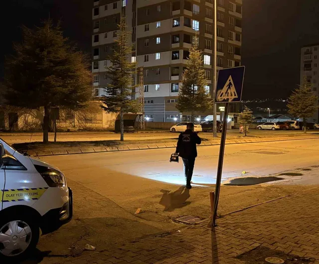 Kayseri'de bıçaklı kavga: Kocasinan'da ağabey-kardeş yaralandı