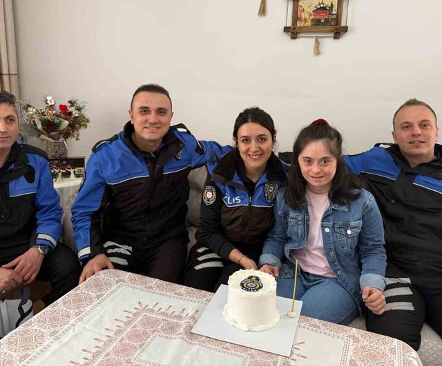 Kırıkkale'de down sendromlu İrem Hataş’a doğum gününde polis üniforması sürprizi