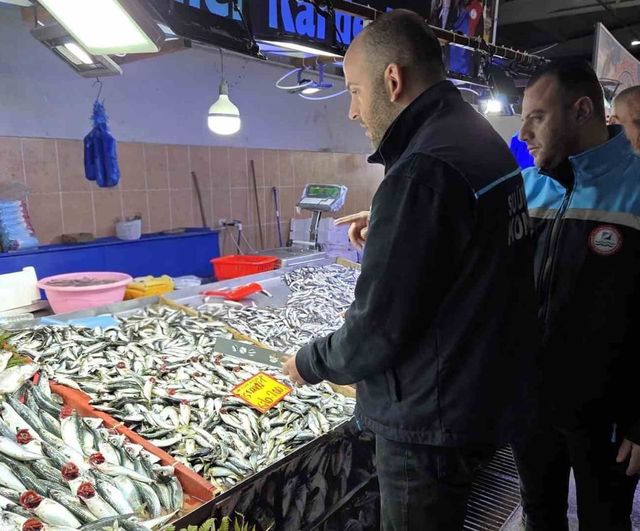 Kırklareli’nde balık tezgahları 1380 sayılı Su Ürünleri Kanunu kapsamında denetlendi