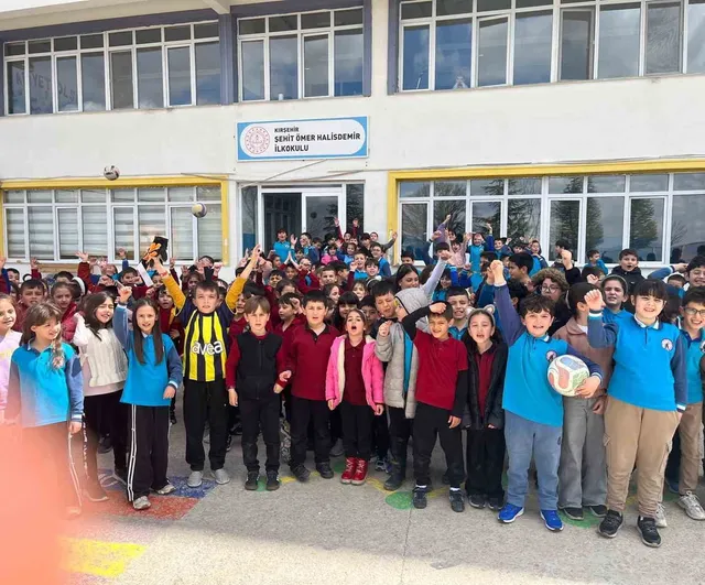 Kırşehir'de Öğrenciler ve Eğitimciler Gazze İçin 240 Bin TL Bağış Topladı