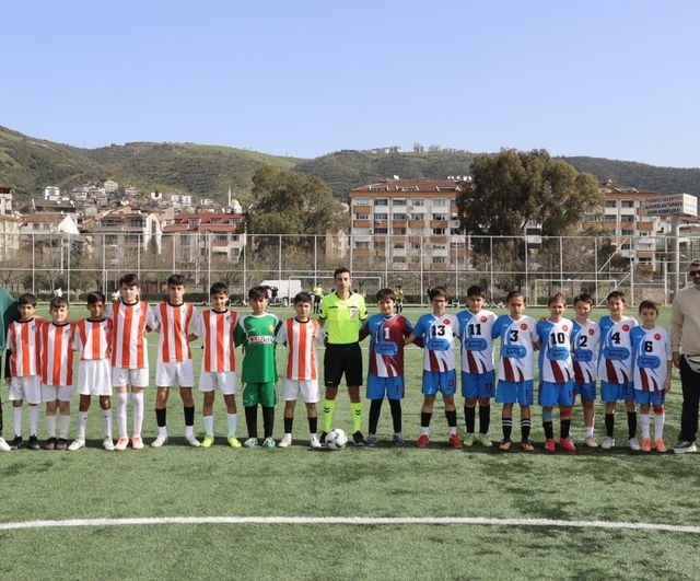 Körfez’de 23 Nisan Ortaokullar Arası Futbol Turnuvası: Atatürk Ortaokulu Şampiyon