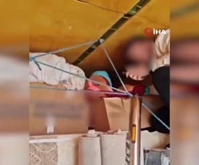 Koyulhisar’da kamyonetin kasasında 5 düzensiz göçmen bulundu; sürücü tutuklandı