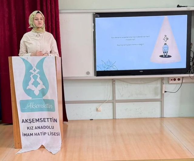 Kütahya Akşemsettin Kız Anadolu İmam Hatip Lisesi'nde motivasyon programı