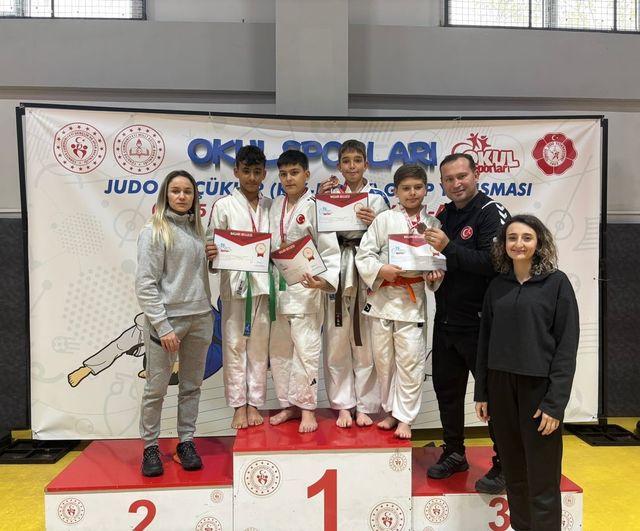 Kütahyalı minik judoculardan çifte bronz: Kütahya Belediyespor altyapısı kürsüde