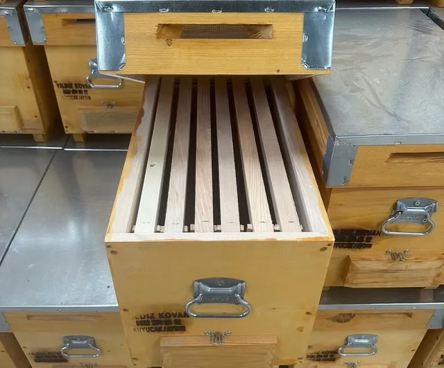 Kuyucak'tan dünyaya arı kovanı ihracatı: Fırınlanmış ahşapla standart üretim