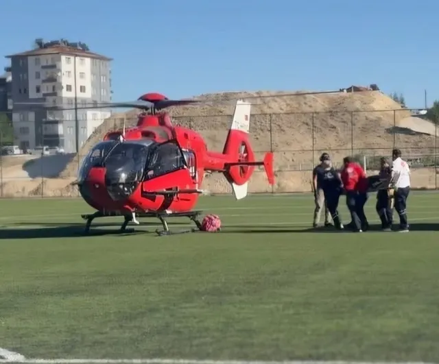Malatya'da kalp krizi geçiren 78 yaşındaki hasta ambulans helikopteriyle Turgut Özal Tıp Merkezi'ne sevk edildi
