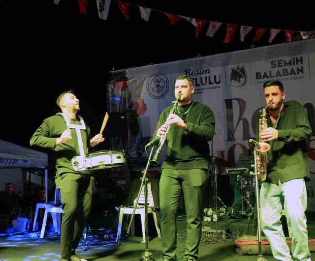 Manisa'da 8 Nisan Dünya Romanlar Günü: Yunusemre'de Romanlar Gecesi Düzenlendi