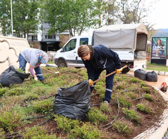 Marmaris Uzunyalı Sezona Hazırlanıyor: Başkan Acar Ünlü Saha İncelemelerinde