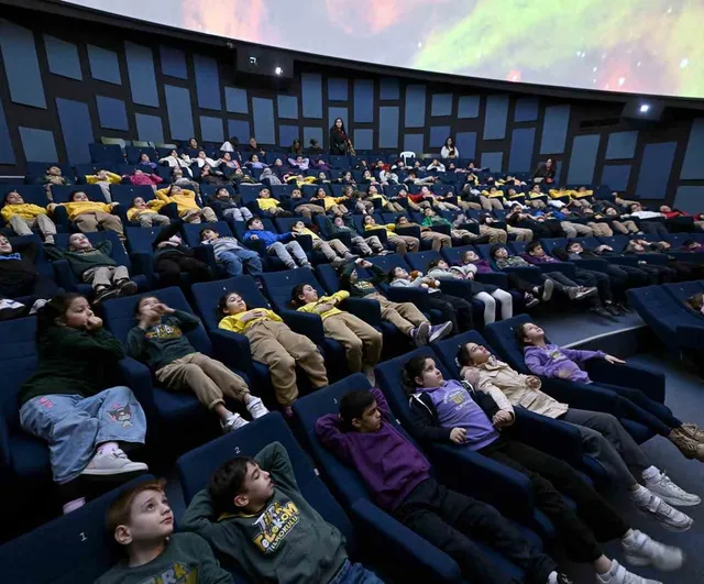 Mercan Bilim Merkezi planetaryumu Mersin'de çocukları ve yetişkinleri evrenle buluşturuyor