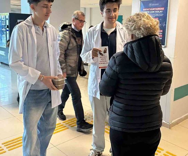 MSKÜ Tıp Fakültesi Öğrencileri, Sokak Hayvanları İçin Bilinçlendirme ve Mama Dağıtımı Yaptı