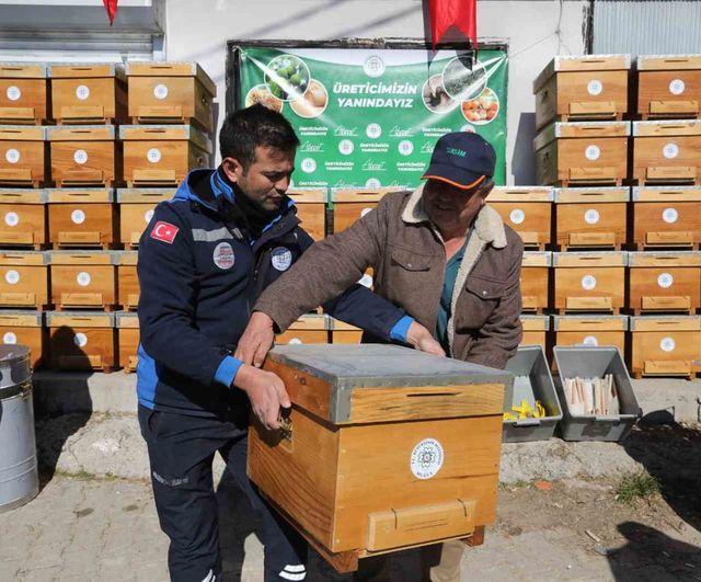 Muğla Büyükşehir’den üreticiye kapsamlı destek: Fidan, yem, laboratuvar ve hayvancılık yardımları