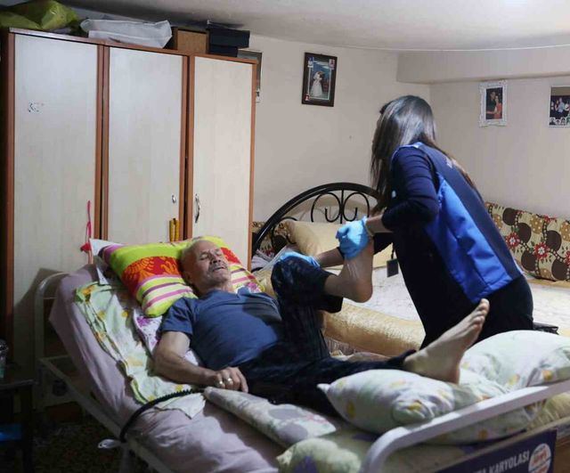 Muğla Büyükşehir’in evde fizyoterapi hizmeti 560 hastaya 1.850 seans sundu