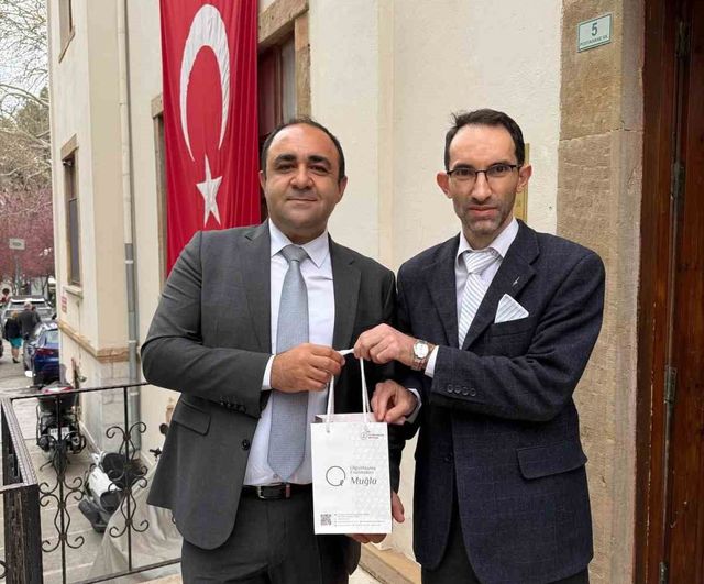 Muğla'da sanat ve okuma buluşması: Olgunlaşma Enstitüsü 'İyileştiren Kütüphane' etkinliği