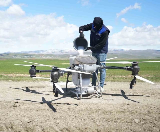 Muş’ta 42 bin dönümlük arazide dronla gübreleme: Alparslan Tarım verim ve zaman tasarrufu hedefliyor