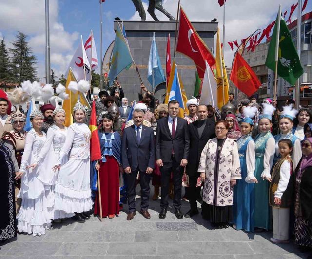 Niğde'de Nevruz kutlamaları kortej yürüyüşüyle başladı