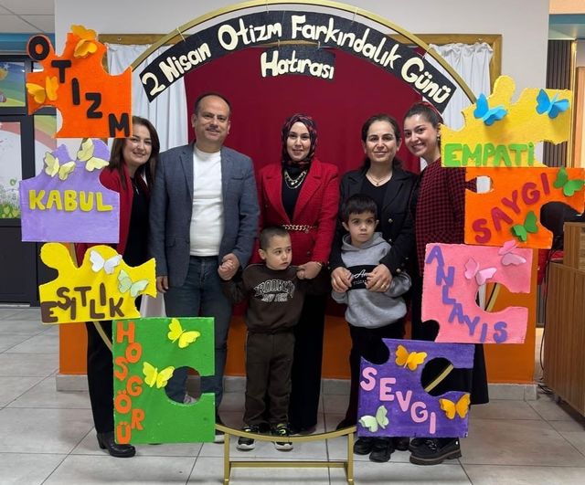 Ödemiş 100. Yıl İlkokulu'nda Otizm Farkındalık Günü: Sevgi ve Kapsayıcılık Vurgusu