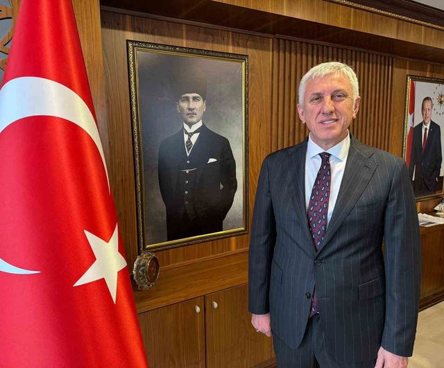 Of'un Dünya Kupası Gururu: TFF Başkanlarının Oflu Oluşu İlçede Coşkuyla Karşılandı