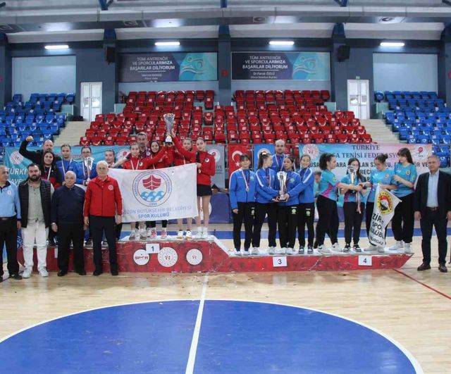 Off Klasman Masa Tenisi Düzce'de tamamlandı: Kızlarda Trabzon, Erkeklerde Muğla birinci oldu