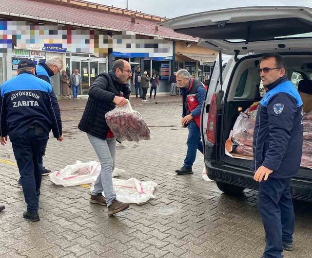 Ordu’da Fatsa Otogarına gönderilen 200 kilo kaçak et ele geçirildi