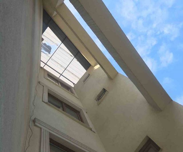 Orhangazi'de çatı incelemesi yapan usta 13 metreden düşerek ağır yaralandı