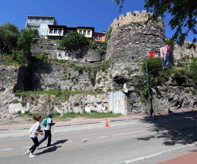 Osmangazi'de 18. Uluslararası Tarihi Kent Koşusu 12 Nisan'da — Bursa'nın Fethi'nin 700. yılına özel