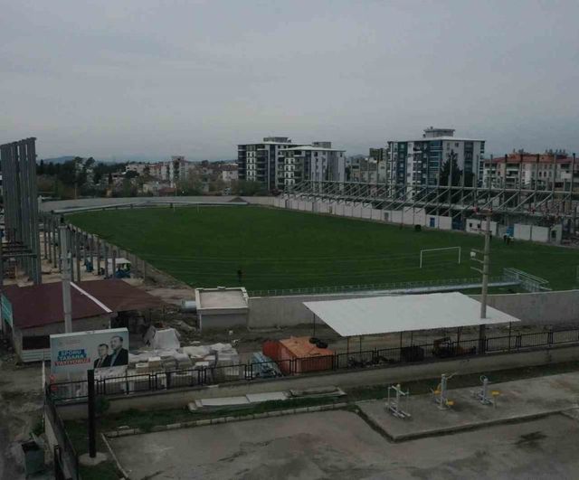 Osmaniye'de 7 Ocak Stadyumu'nun Yeniden İnşası %35 Fiziki Gerçekleşme Oranına Ulaştı