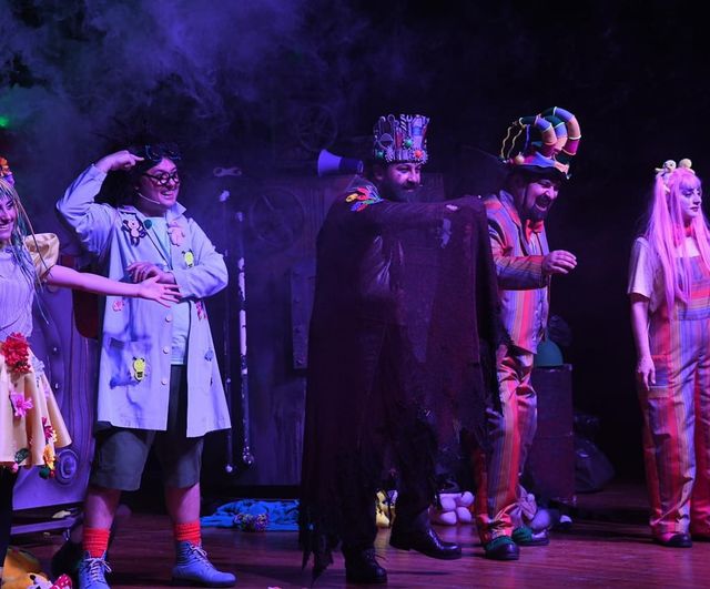 Osmaniye’de ‘Çöplük Kralı ve İcat’ sahnede: Geri dönüşüm ve çevre bilinci çocuklarla buluştu