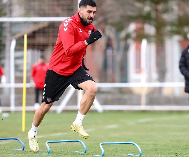 Özbelsan Sivasspor, Esenler Erokspor maçına taktik ağırlıklı antrenmanla hazırlanıyor