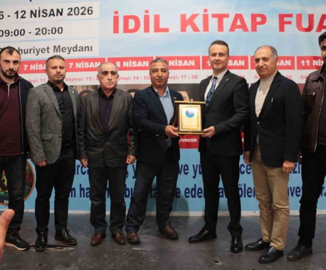 Sağlık-Sen'den Kaymakam Anıl Adıgüzel'e 'Hizmet' Plaketi