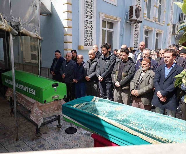 Samsun Bafra’da İki Kardeş Yan Yana Toprağa Verildi