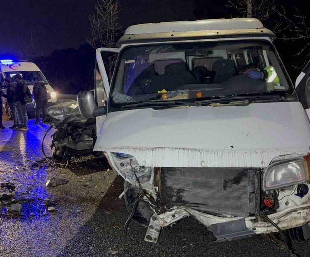 Samsun'da üç aracın karıştığı zincirleme kaza: 6 yaralı