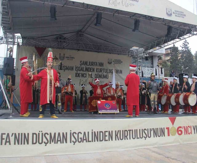 Şanlıurfa'nın 106. kurtuluş yıldönümü mehteran ve helikopter gösterileriyle kutlandı