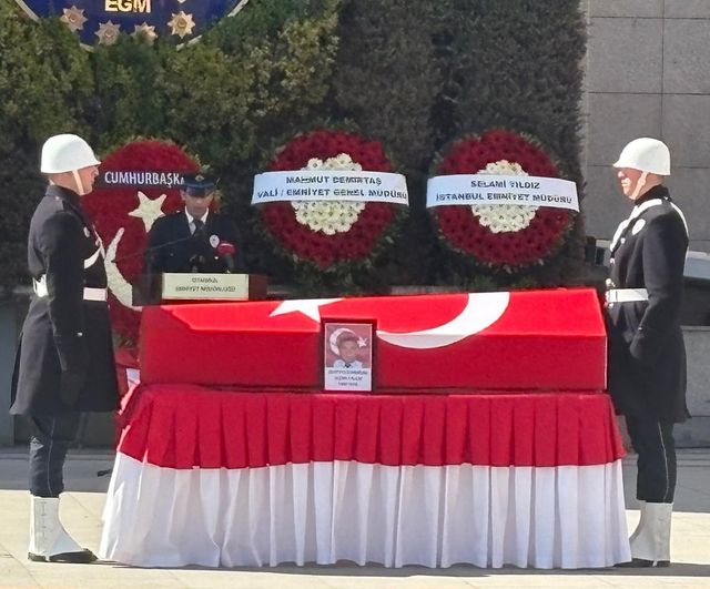 Şehit Polis Seçkin Yalçın İçin İstanbul Emniyet Müdürlüğü'nde Tören Düzenlendi